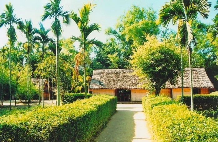 Làng Kim Liên gắn liền với thời niên thiếu của Chủ tịch Hồ Chí Minh (Ảnh: Sưu tầm)