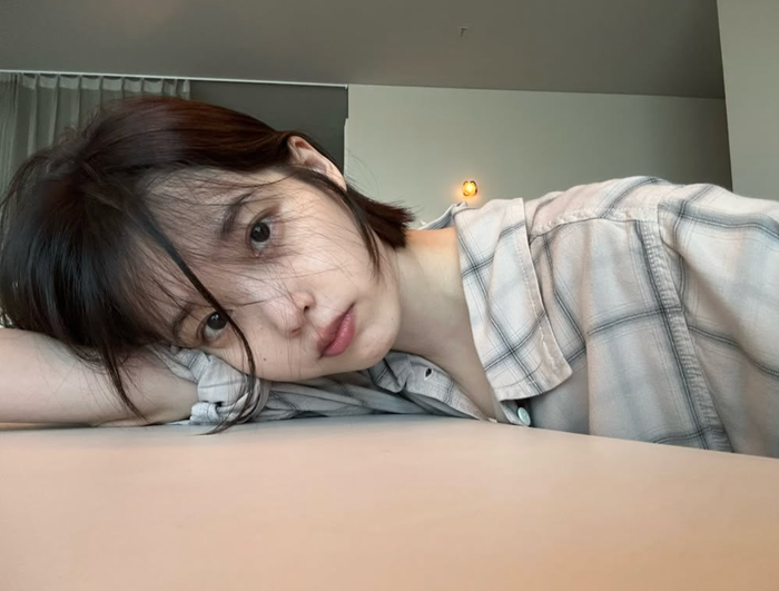 Dưới các bài đăng, nhiều khán giả để lại bình luận khen ngợi diện mạo của IU.