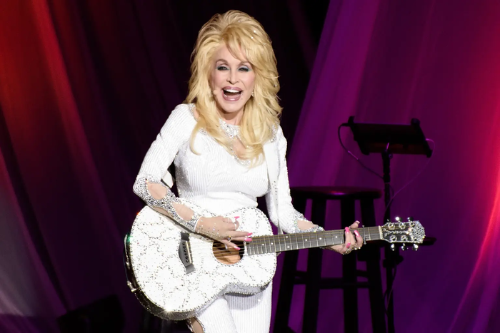 Dolly Parton đã rời giường bệnh để hoàn thành phần thu âm cuối cùng trong sự nghiệp chỉ hai tháng trước khi qua đời.&nbsp;