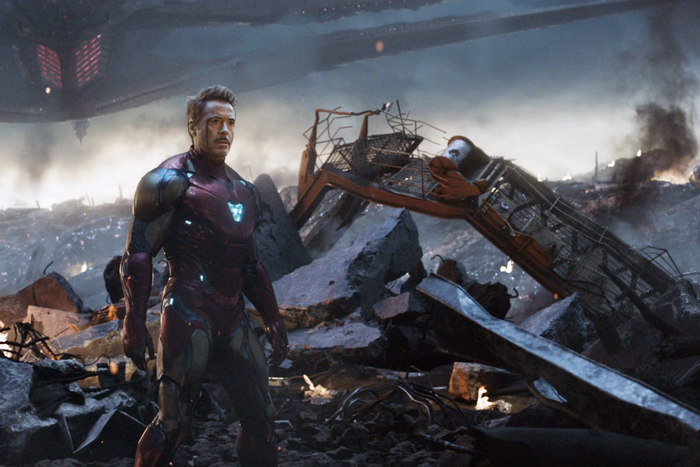 Avengers: Endgame tiếp tục câu chuyện sau khi Thanos thực hiện cú búng tay trong Avengers: Infinity War.
