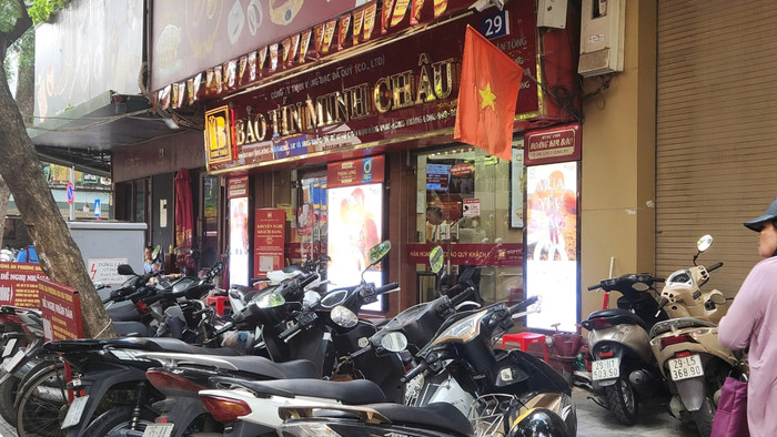 Bảo Tín Minh Châu vẫn bán không giới hạn vàng nhẫn khi lượng người mua tăng cao hơn.&nbsp;Ảnh: Thái Nguyễn