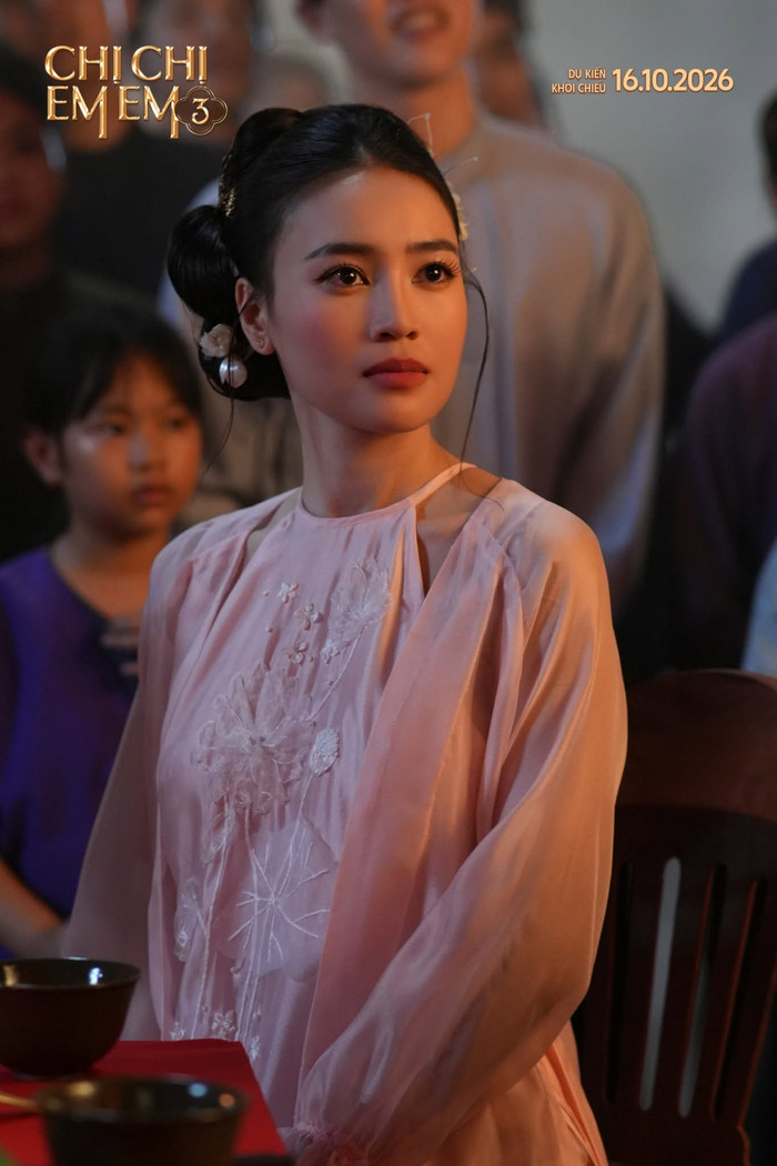 Tạo hình của Ninh Dương Lan Ngọc trong phim Chị Chị Em Em 3. Ảnh: NSX