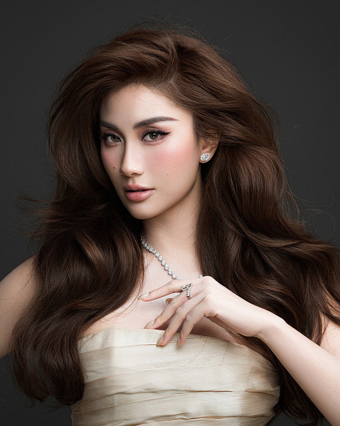 Ở tuổi còn trẻ, Miss Cosmo Vietnam 2025 đang cho thấy định hướng chủ động mở rộng giới hạn của bản thân sau khi bước ra từ cuộc thi nhan sắc.