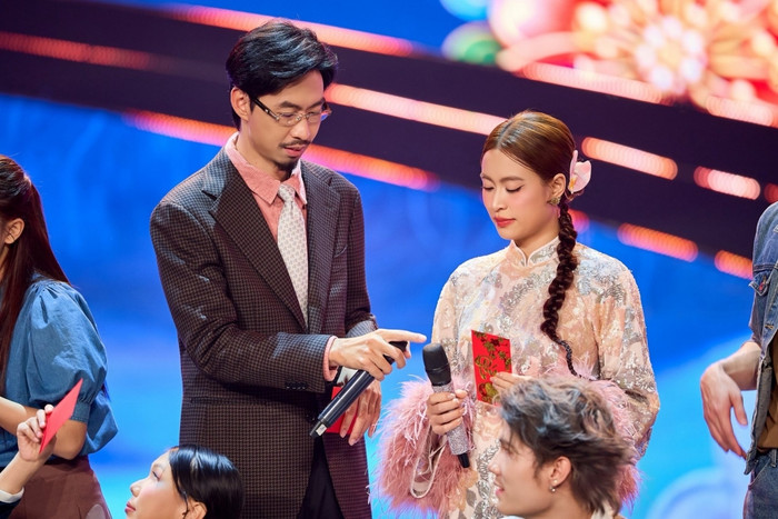 Đen Vâu và Hoàng Thùy Linh - 2 nghệ sĩ từng có nhiều màn kết hợp ăn ý trong nhiều tiết mục âm nhạc.