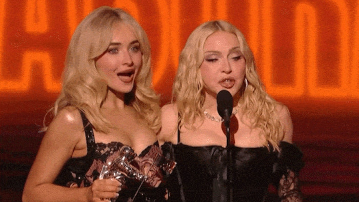 Madonna 'bóc phốt' Sabrina Carpenter trên sân khấu VMAs 2026 Ảnh 1