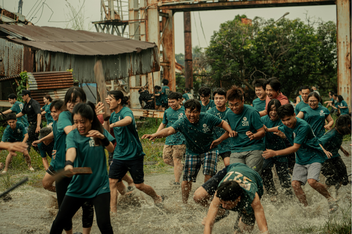Các nhân vật trong Trại buôn người cùng bị cuốn vào cuộc chiến sinh tồn giữa khu trại khắc nghiệt.