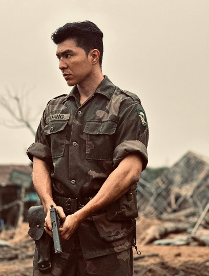 Steven Nguyễn đảm nhận vai Quang trong Mưa Đỏ.