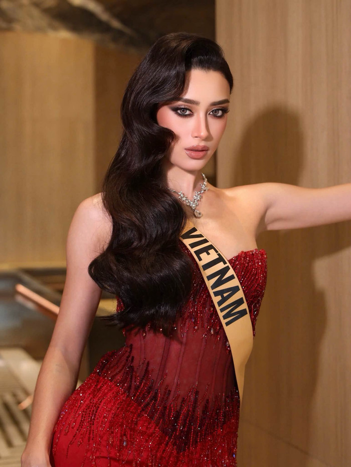 Nhan sắc của n gười đẹp Việt Nam đang được nhiều khán giả đánh giá cao tại Miss Grand International 2026.