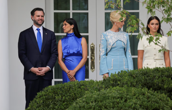 Gia đình Trump-Kushner dường như rất yêu thích văn hóa Trung Quốc. Ảnh: Jonathan Ernst/REUTERS