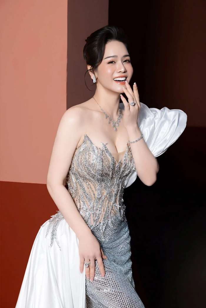 Ở tuổi 41, Nhật Kim Anh đang tìm thấy niềm vui trong hành trình trở lại với nghệ thuật.