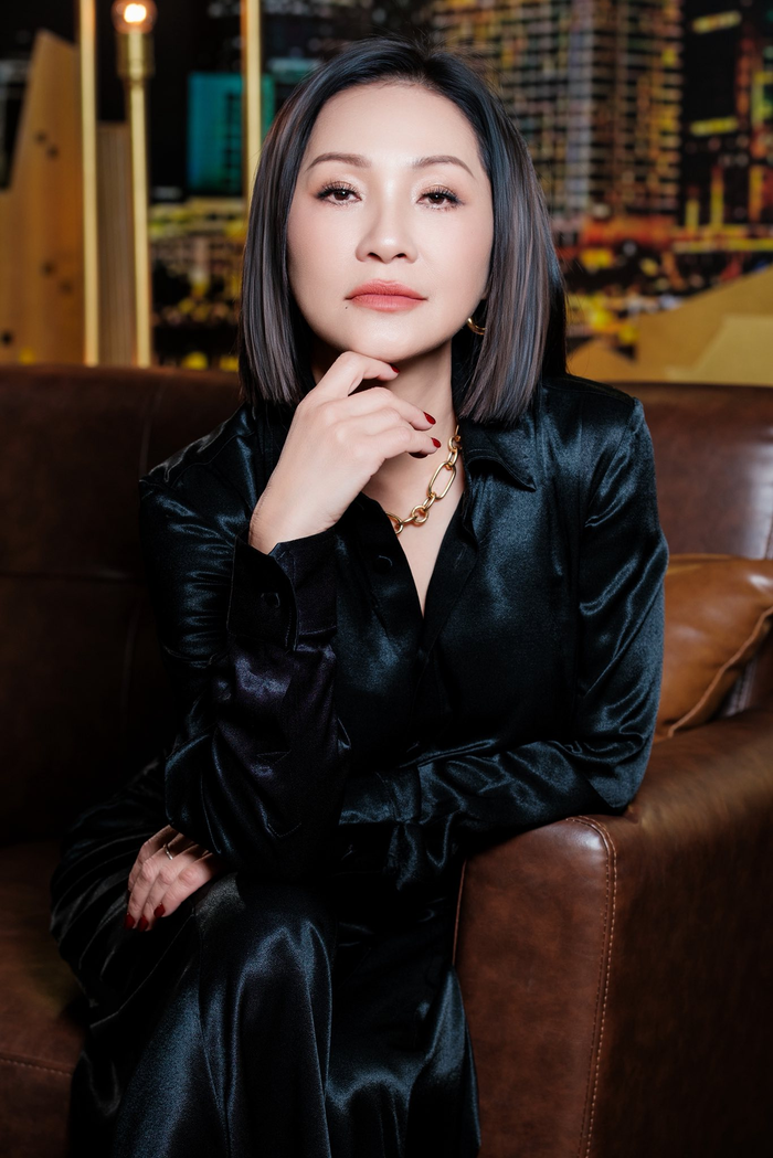 Điều đáng trân quý là sau những thăng trầm, Hồng Đào vẫn luôn cố gắng làm mới bản thân, không đóng khung trong bất kỳ hình ảnh nào.