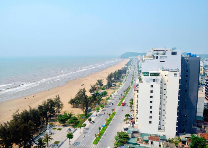 Biển Sầm Sơn nhìn từ trên cao.&nbsp;