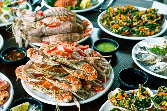 Đến Sầm Sơn, du khách đừng quên thưởng thức hải sản.