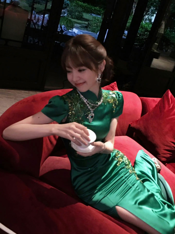 Việc đạt 10 triệu lượt tim trên Douyin cũng phản ánh mức độ quan tâm của công chúng dành cho diện mạo mới của Điền Hi Vi.&nbsp;