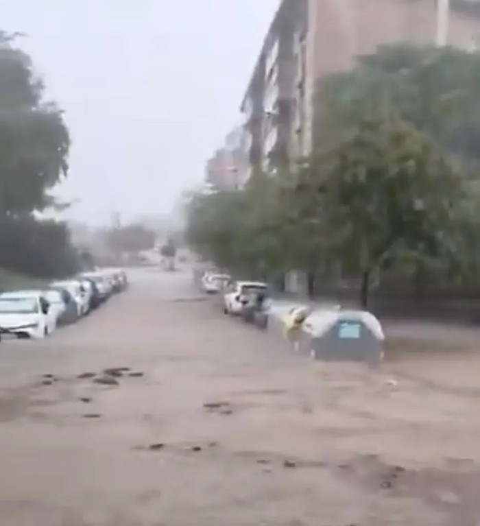Mưa lớn, lũ quét nhấn chìm nhiều điểm du lịch Tây Ban Nha, hơn 100 chuyến bay bị hủy Ảnh 6