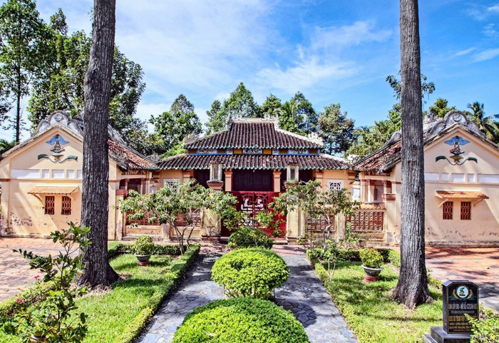 Một góc trang trọng trong khuôn viên khu Văn Thánh Miếu. Ảnh: Sưu tầm