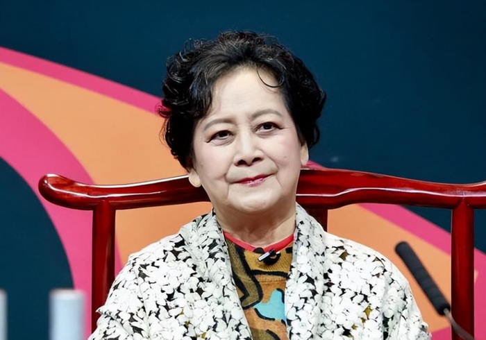 Từ nhân vật Quan Âm Bồ Tát trong phim đến cuộc sống đời thường giản dị, Tả Đại Phân để lại dấu ấn bởi tài năng, sự khiêm nhường và lòng tận tâm với nghệ thuật.