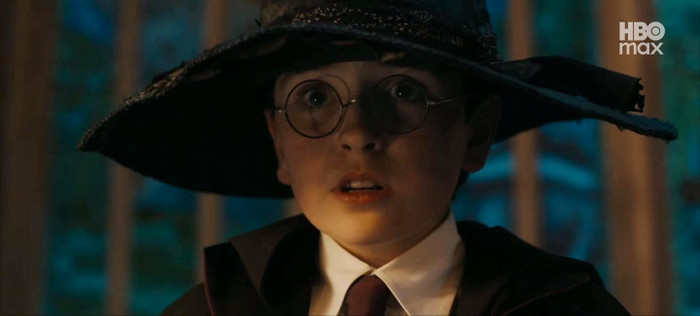 HBO tung trailer mới của Harry Potter & Hòn Đá Phù Thủy, hé lộ Hogwarts đầy mãn nhãn.