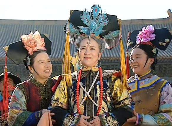 Không cần tranh đấu, Lão Phật Gia vẫn nắm quyền lực khiến cả hậu cung kính nể.