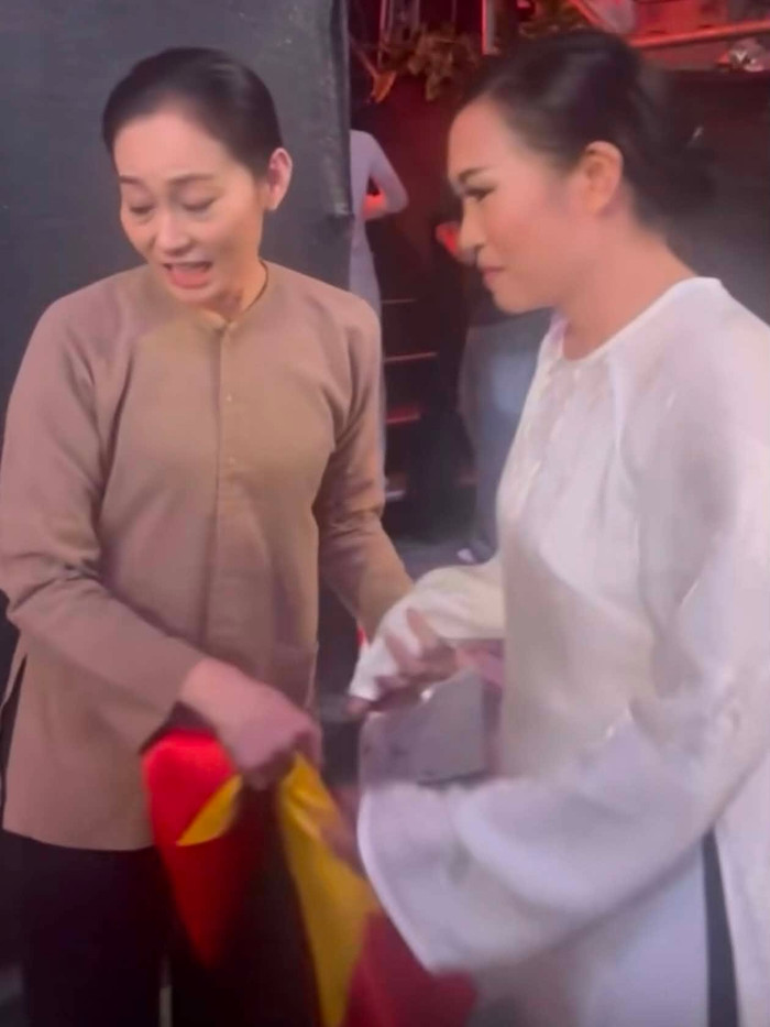 Phương Thanh bày tỏ tình cảm cho vai diễn đầy xúc động của NSƯT Hạnh Thúy.