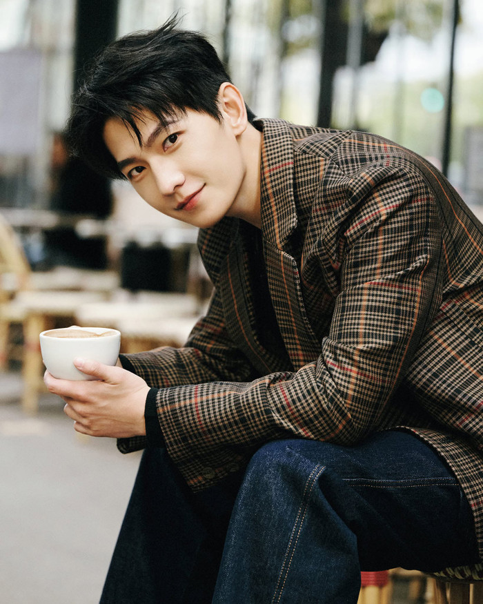 Bước qua thời kỳ bùng nổ của một ngôi sao lưu lượng, Dương Dương đang đứng trước thử thách tạo ra những vai diễn đủ sức vượt khỏi danh xưng 'nam thần'.