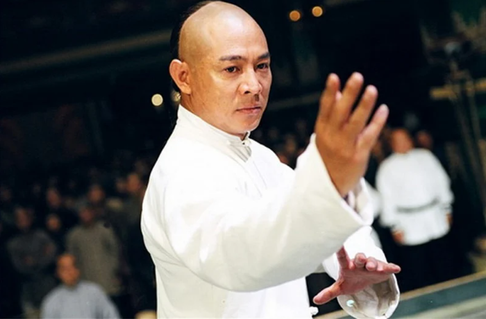 Lý Liên Kiệt đưa vẻ đẹp của võ thuật truyền thống lên màn ảnh bằng kỹ thuật chính xác, thanh thoát và giàu tính thẩm mỹ.