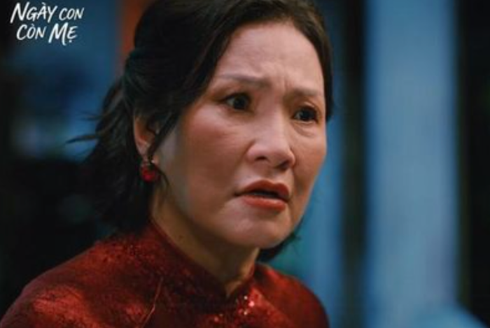 Nghệ sĩ Hồng Đào còn tái hợp Phương Anh Đào trong Ngày Con Còn Mẹ.