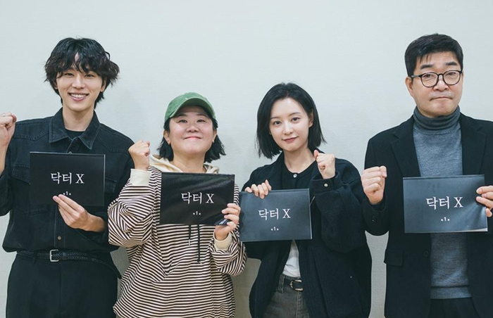 Doctor X dự kiến khởi chiếu trên SBS từ ngày 9/10/2026 thu hút sự chú ý lớn trước ngày ra mắt. Ảnh: SBS
