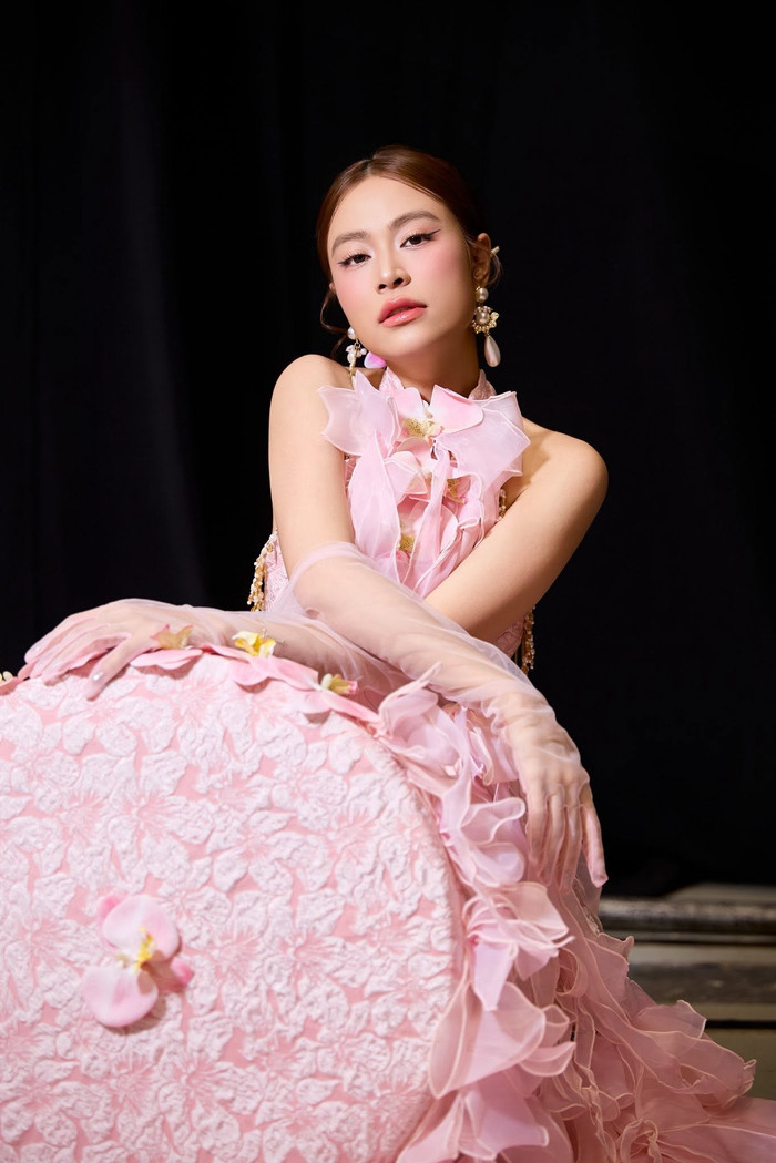 Hoàng Thùy Linh - Nữ ca sĩ biểu tượng cho dòng nhạc văn hóa tại Việt Nam.