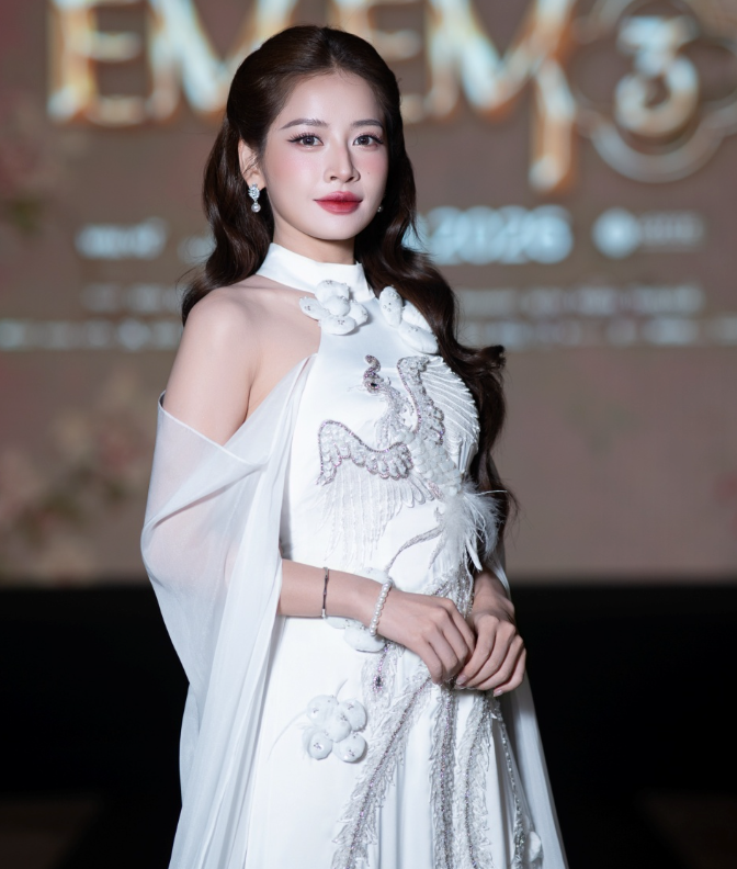 Chi Pu vai Thị Nương trong Chị Chị Em Em 3.