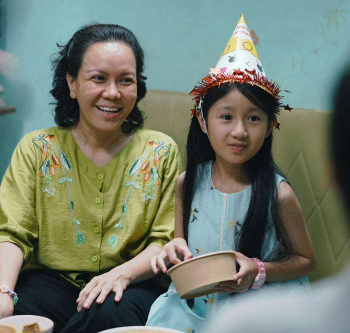 Việt Hương trong Cục Vàng Của Ngoại.