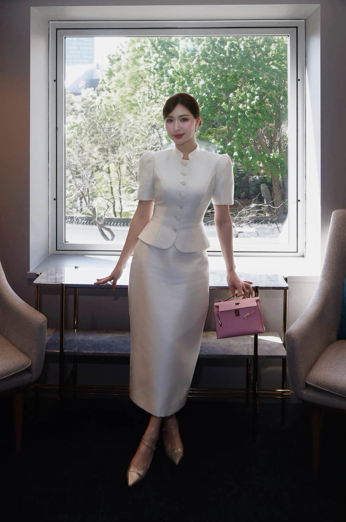 Hình ảnh Hòa MInzy khi tham dự buổi hội thảo được tổ chức tại Australia (Úc).&nbsp;