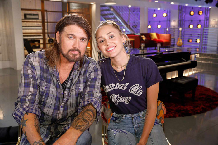 Cha ruột lên tiếng chuyện Miley Cyrus đổi tên Ảnh 2