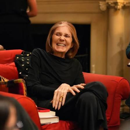Meghan Markle xúc động tiễn biệt 'biểu tượng nữ quyền' Gloria Steinem Ảnh 2
