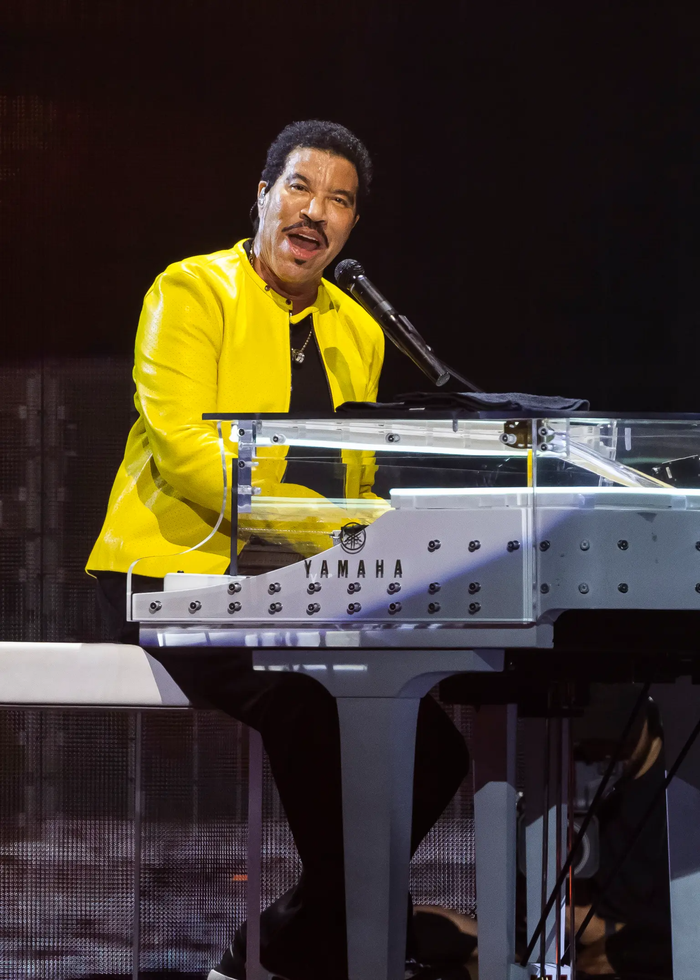 Đây là lần thứ hai trong năm nay Lionel Richie gặp vấn đề sức khỏe ngay trên sân khấu.&nbsp;