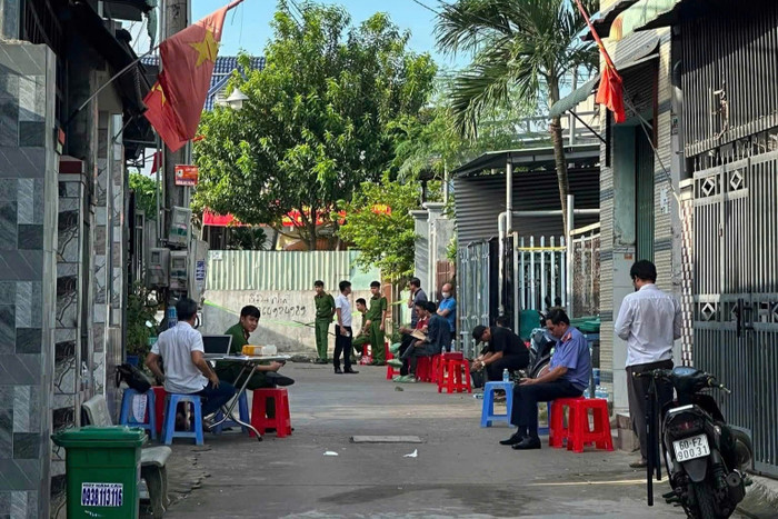 Lực lượng chức năng có mặt tại hiện trường vụ việc. Ảnh: VietNamNet