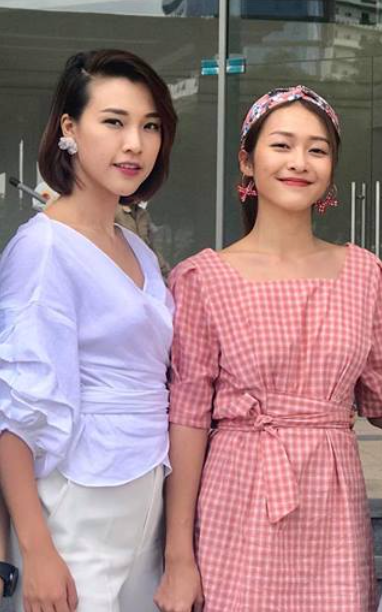 Hoàng Oanh và Khả Ngân có mối quan hệ thân thiết.
