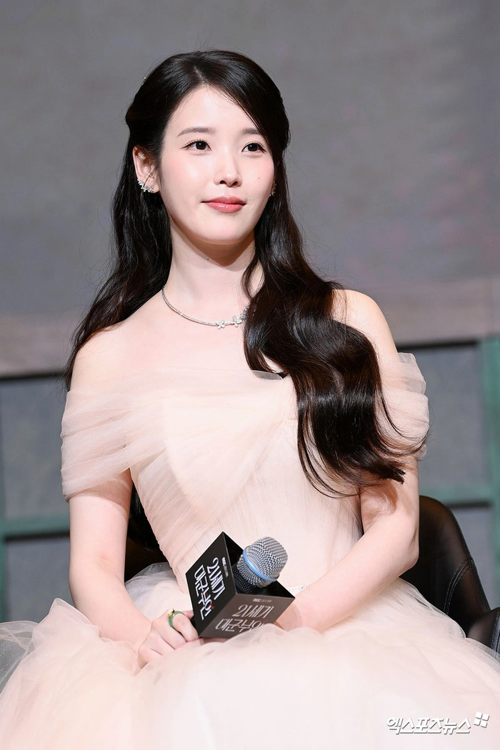 IU bất ngờ trở lại với ca khúc mới sau khi hoãn album và tour diễn Ảnh 2