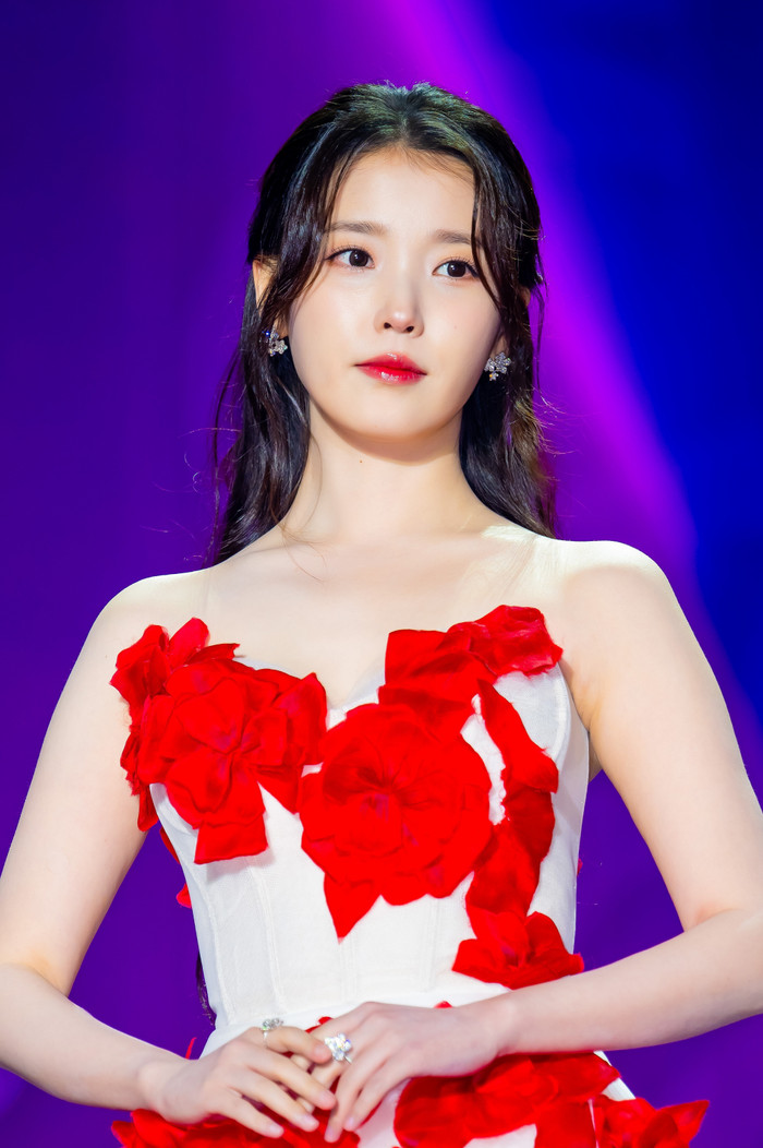 IU bất ngờ trở lại với ca khúc mới sau khi hoãn album và tour diễn Ảnh 3