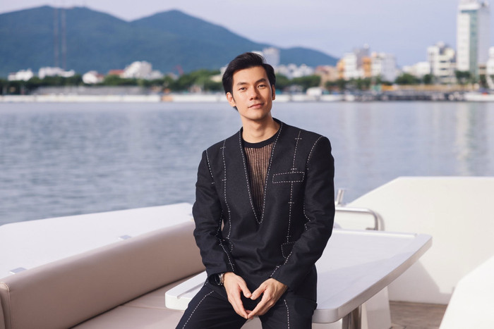 Trước khi trở thành một diễn viên, Nhan Phúc Vinh từng đứng lớp giảng dạy.