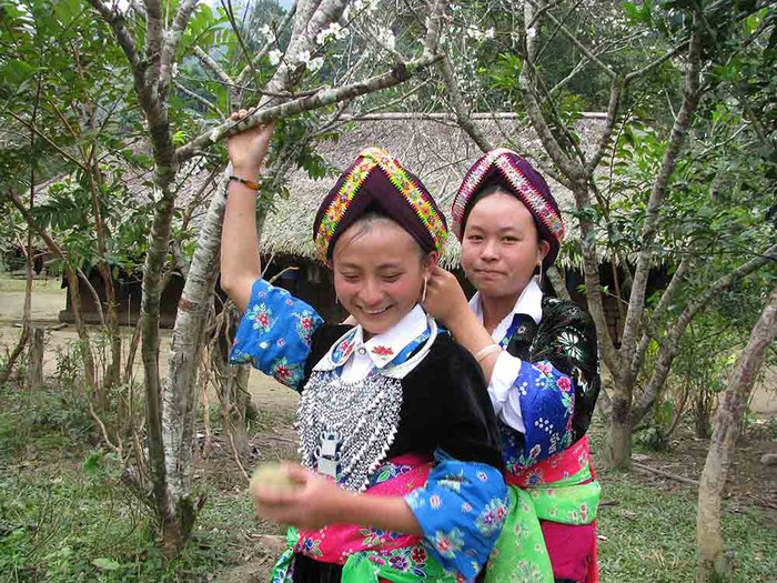Thiếu nữ người H'Mông trong trang phục truyền thống lễ hội ngày xuân. Ảnh: Minh Nguyệt/báo Lao Động