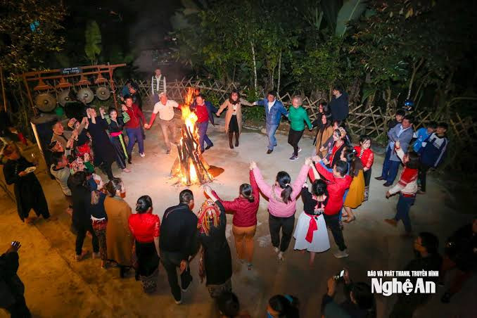 Nét văn hóa của bà con miền tây xứ Nghệ. Ảnh: báo Nghệ An