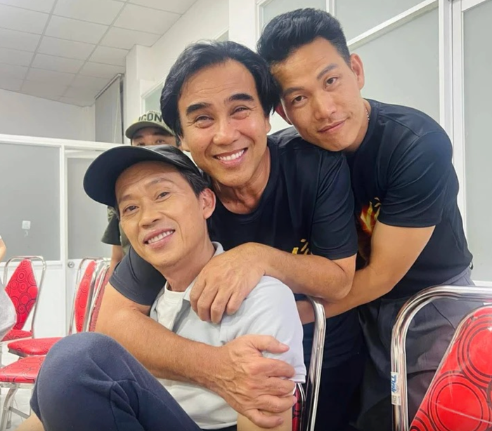 NSƯT Hoài Linh - NSƯT Quyền Linh và Quách Beem. Ảnh: ĐPCC