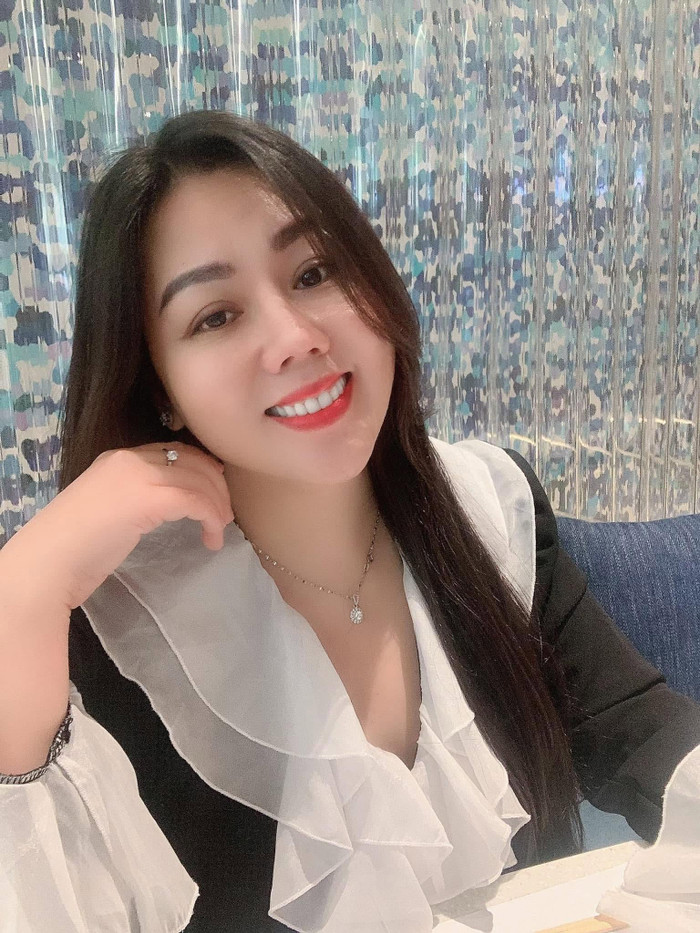 Ca sĩ Lưu Ánh Laon vui mừng khoe trúng 160 tờ vé số.