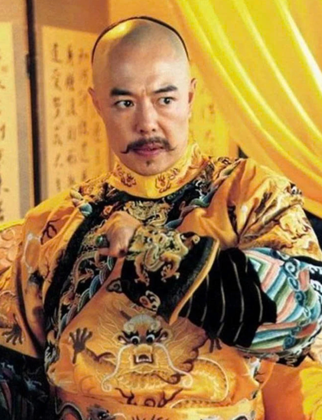 “Càn Long” Trương Thiết Lâm của Hoàn Châu cách cách.