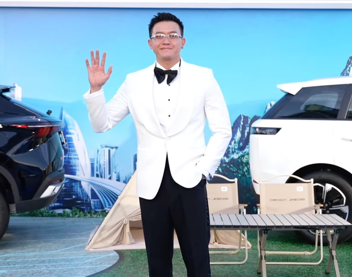 Á vương 2 Mr World Vietnam 2024 Đinh Ta Bi.