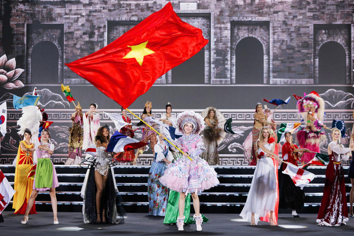 Bảo Ngọc tỏa sáng trong đêm chung kết Miss World.