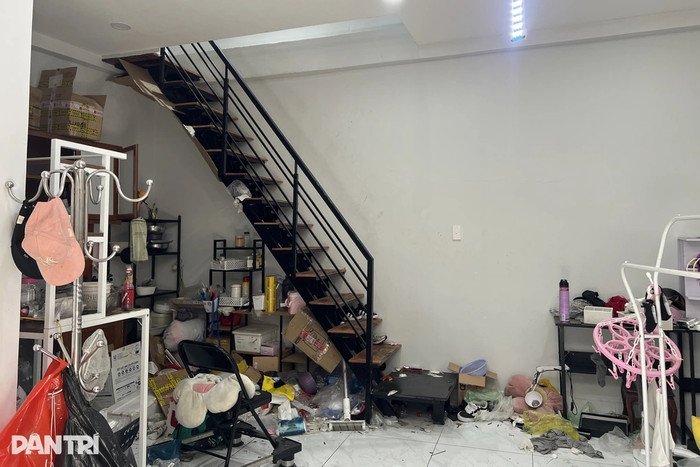 Khu vực tầng trệt của căn nhà (Ảnh: Xuân Đoàn/báo Dân Trí)