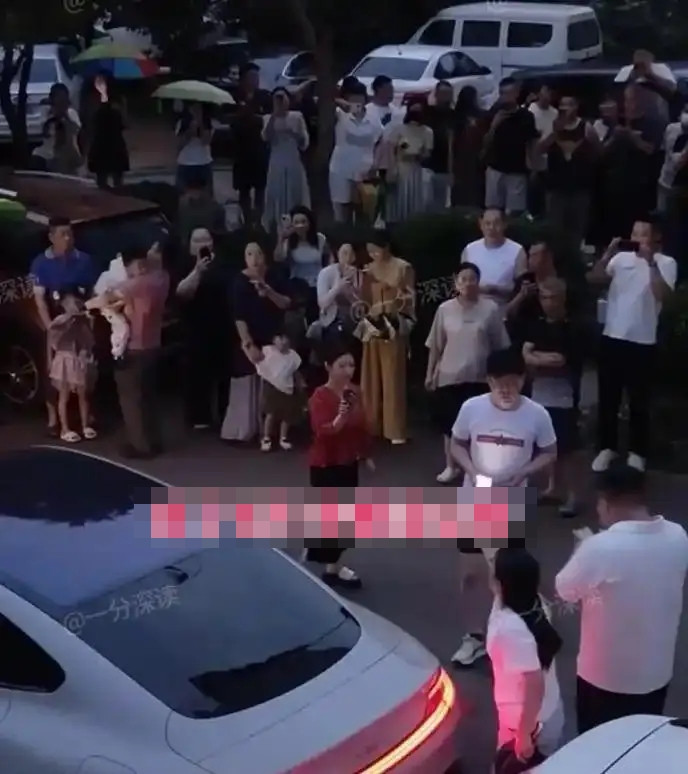 Bạn trai cũ tìm đến khu dân cư đòi tiền, chồng sắp cưới hủy hôn khi biết sự thật về người phụ nữ Ảnh 3