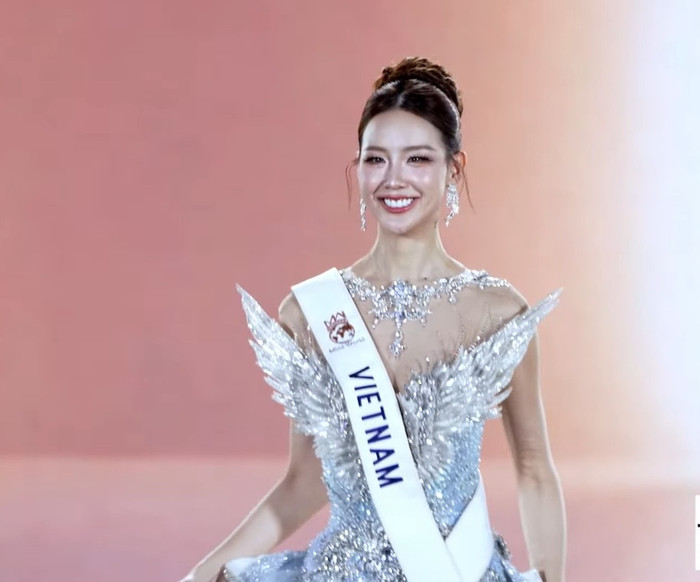 Bảo Ngọc được H'Hen Niê khen có tính tình dễ thương, giỏi giang.&nbsp;